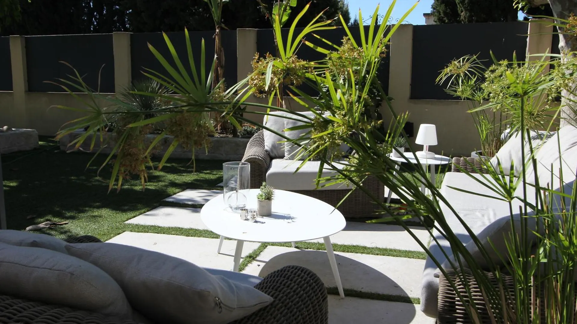 Mas Paloma Bed & Breakfast Rognonas France