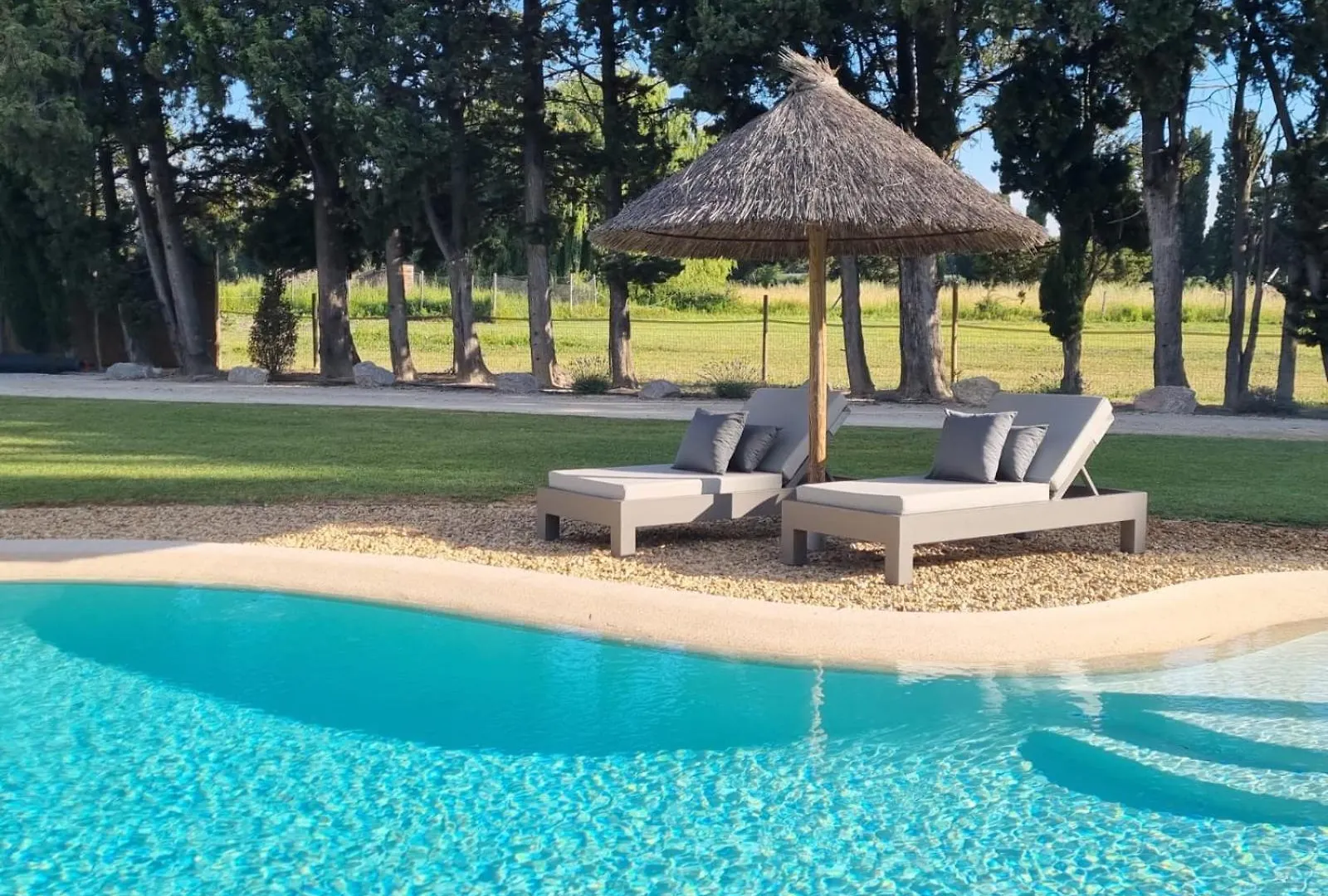 Mas Paloma Bed & Breakfast Rognonas 4*,