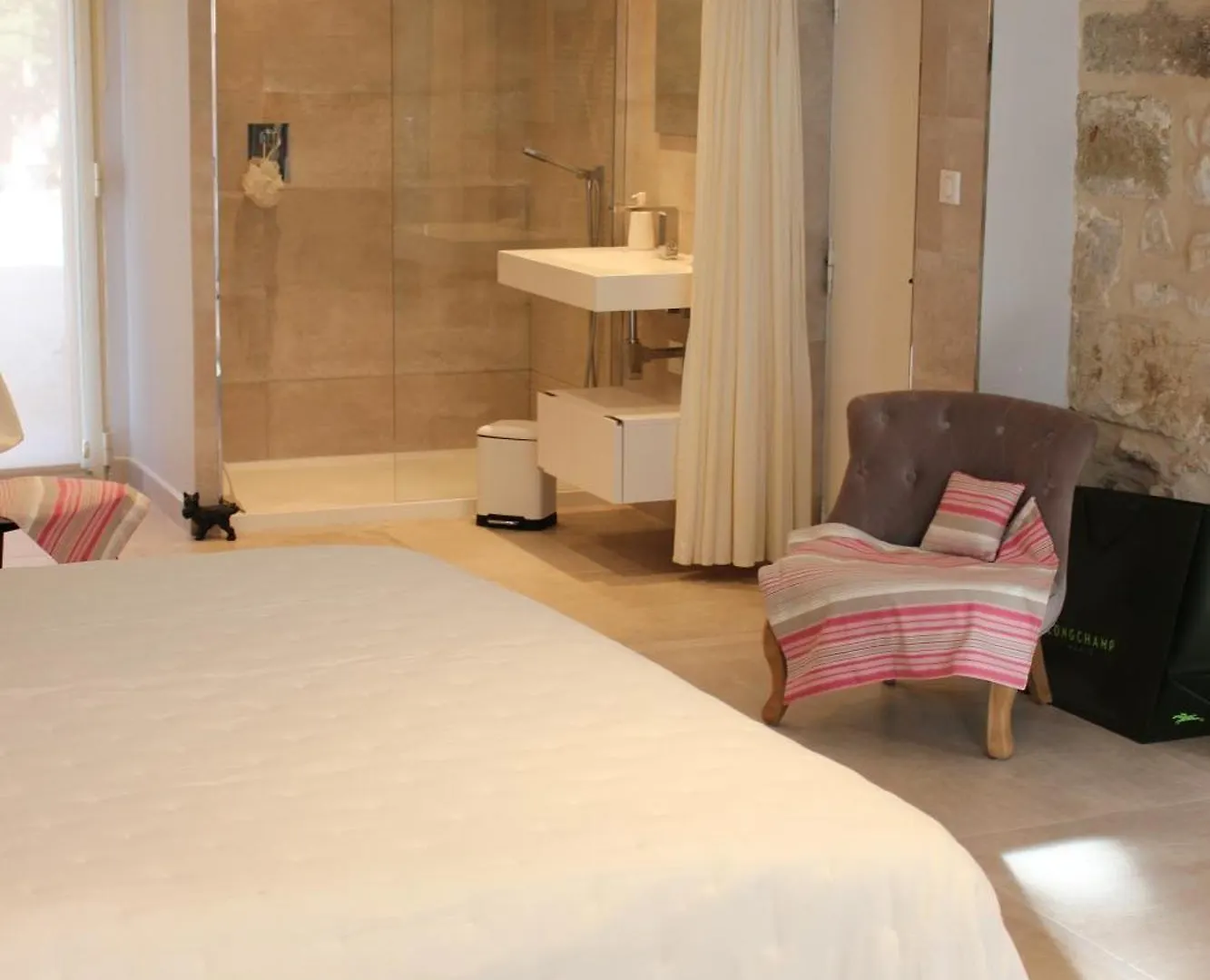 Mas Paloma Bed & Breakfast Rognonas 4*,