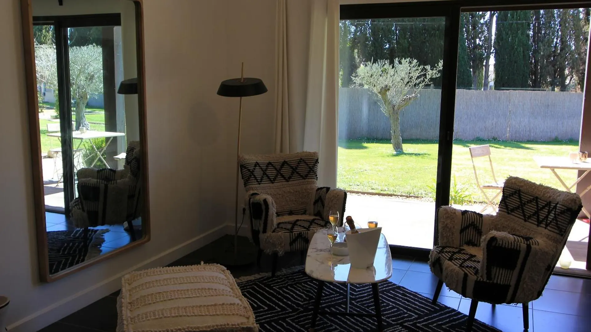 Mas Paloma Bed & Breakfast Rognonas