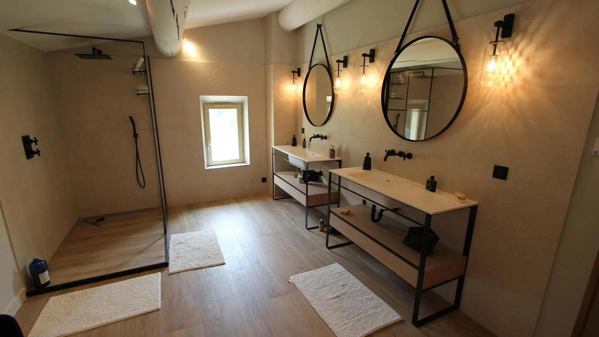 Mas Paloma Bed & Breakfast Rognonas 4*,  France