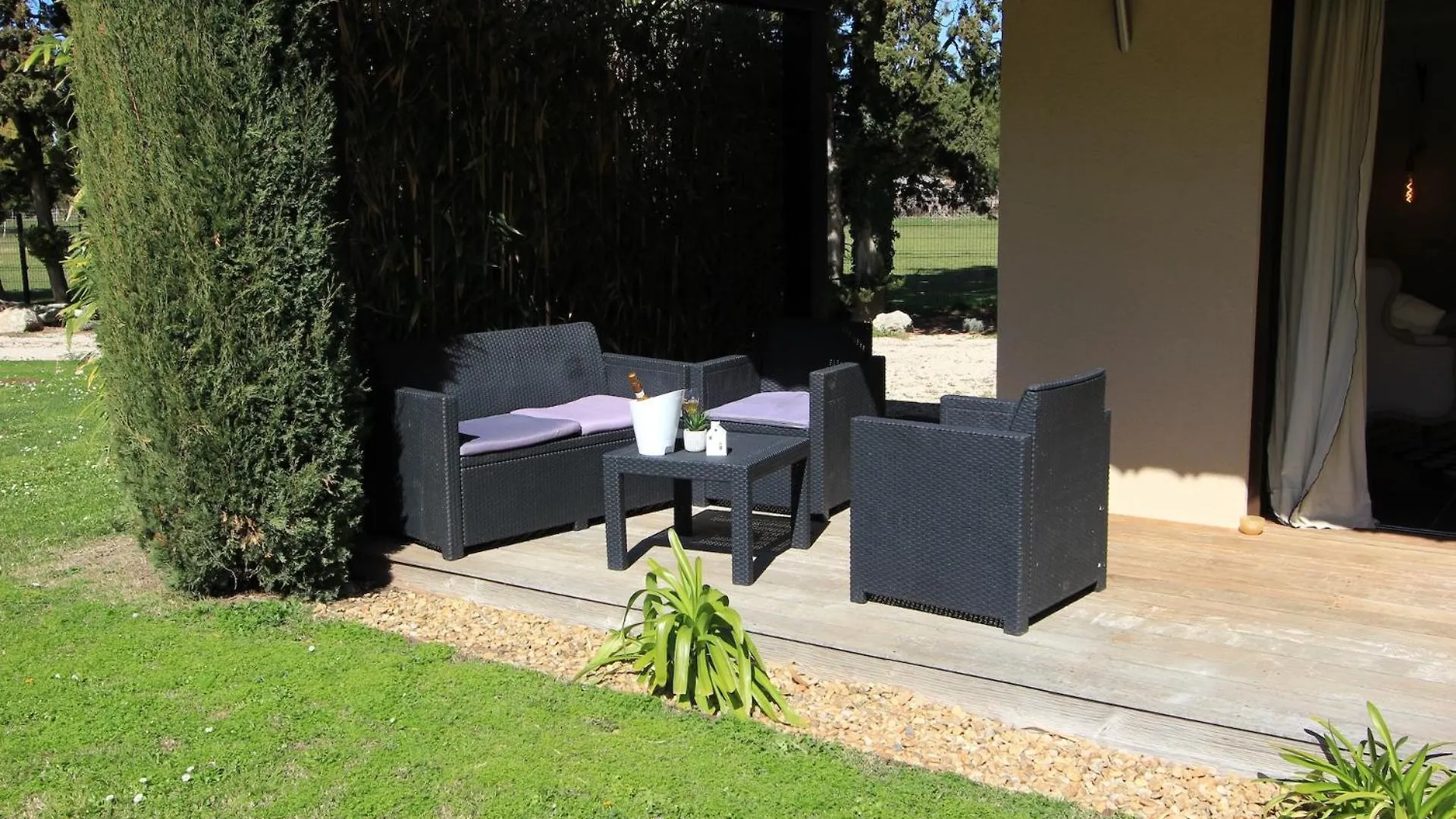 Mas Paloma Bed & Breakfast Rognonas
