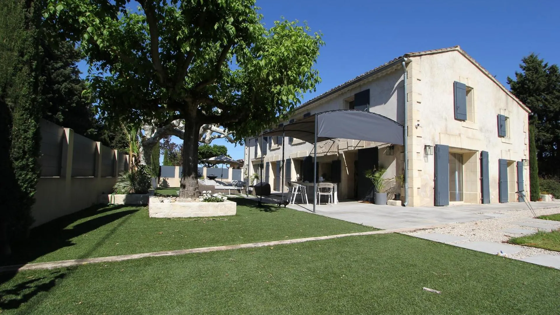 Mas Paloma Bed & Breakfast Rognonas