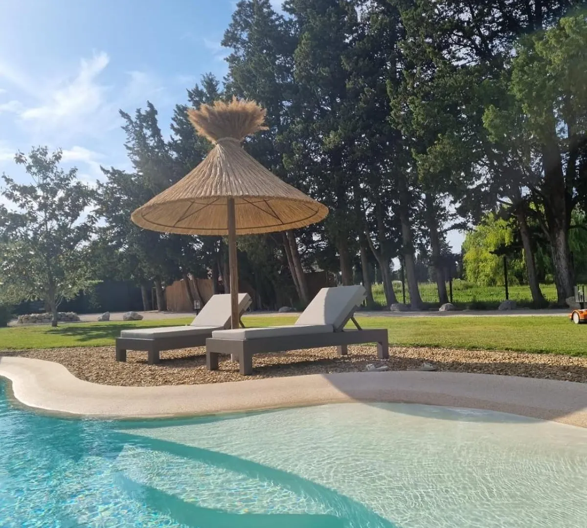 Mas Paloma Bed & Breakfast Rognonas